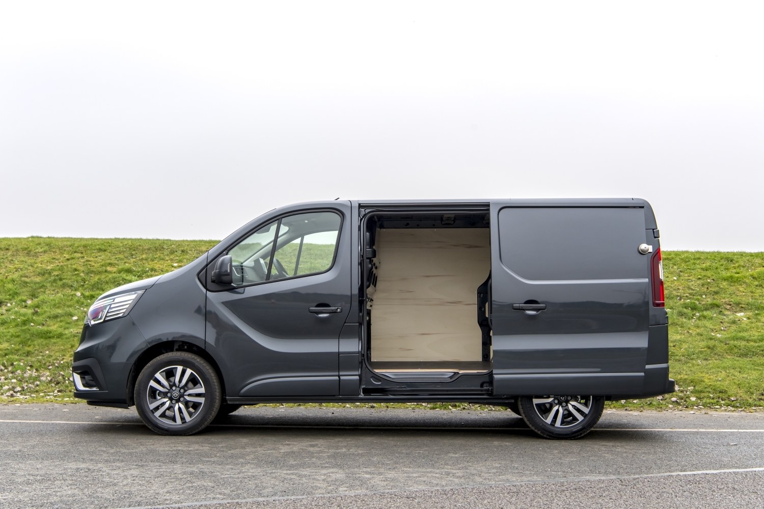 Renault Trafic Review 2024 | Honest John